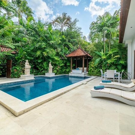 Villa Nemia Seminyak Buitenkant foto